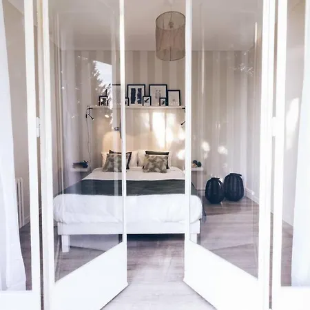 Appartement Charmant - Chambre Separee - 300m De La Gare Et Acces Direct Au Coeur Historique Poitiers