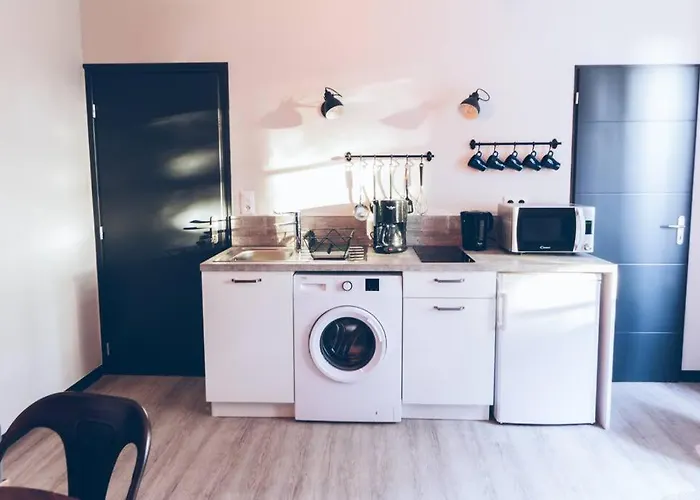 Apartment Charmant - Chambre Separee - 300m De La Gare Et Acces Direct Au Coeur Historique *